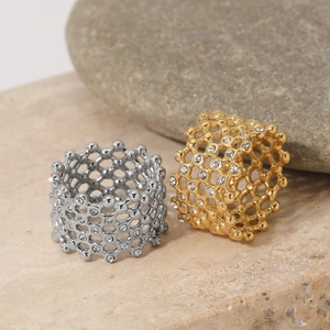 Stainless Steel Wide Mesh Hollow Out Ring For Women Electroplated Rhinestone Inlaid Geometric Honeycomb Band Ring Fashion Jewelry