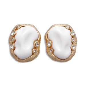 Retro golden acrylic oval earrings with pleated texture and sparkling rhinestones