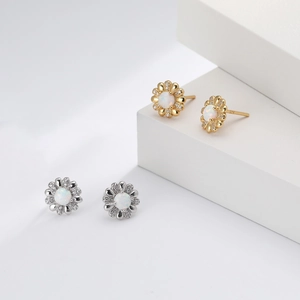 Detail von S925 Sterling Silber Blumen Ohrstecker mit Opalstein und Zirkonia