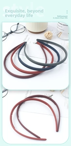 Detail of matte hair bands featuring non-slip inner teeth for secure grip and styling