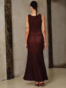 Elegant burgundy sleeveless knitted long dress in slim fit with ribbed texture for women