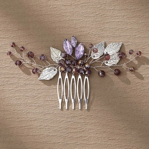 Pettine per capelli da sposa fatto a mano con cristalli viola e foglie d'argento