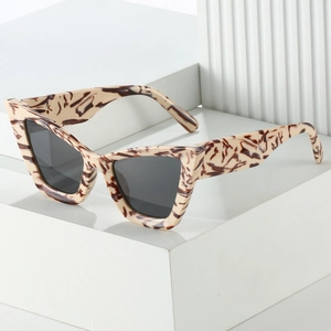 Cat Eye Sunglasses Oversized PC Frame UV400 Protection Retro Fashion Streetwear Eyewear For Women Men