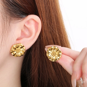 Orecchini a perno dorati stile vintage francese a forma di girasole con petali texturizzati