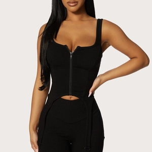Ensemble en tricot noir pour femme avec crop top zippé à col en U et pantalon assorti chic