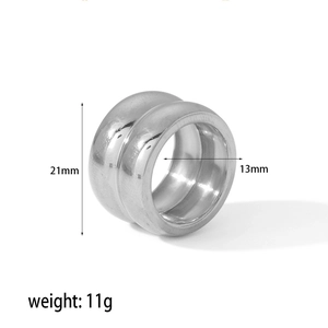 Detailed view of polished 18K stainless steel double-layer ring with dimensions and weight