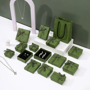 Retro Jewelry Box Gift Bag For Ring Earring Necklace Storage Embossed Floral Elegant Packaging Textured Paper Ribbon