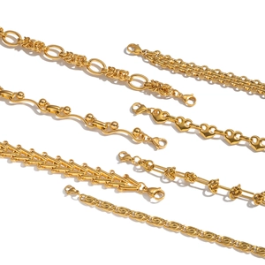 Exaggerated golden heart link and twisted knot geometric chain necklaces set