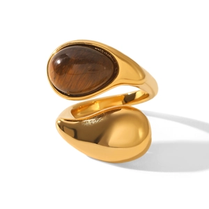 Bague élégante en acier inoxydable doré avec une pierre œil de tigre au design liquide
