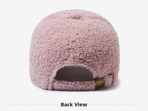 Casquette baseball rose en polaire vue arrière avec boucle métallique ajustable