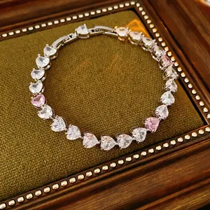 Exquisite sparkling heart-cut zircon tennis bracelet with silver-tone clasp in velvet box