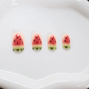 Französische Kunstnägel mit süßem Wassermelonen-Muster in frischem Pink und Grün