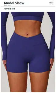Detail der royalblauen Yoga-Shorts mit hoher Taille und V-Kreuz-Bund zur Formung
