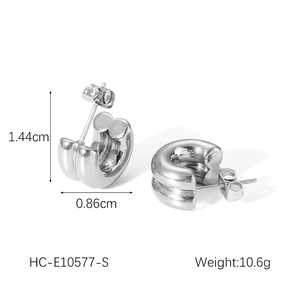 Polished silver stainless steel C-shaped hoop earrings with size 1.44cm and weight detail