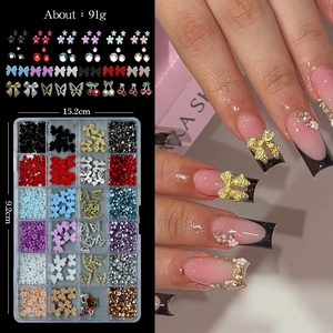Macro view of 24-grid nail art kit with bows and pearls including size and weight data