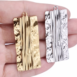 304 stainless steel rectangular ripple texture pendants in gold and silver finish