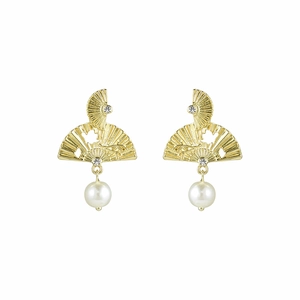 Boucles d'oreilles dorées en forme d'éventail avec strass et perles blanches