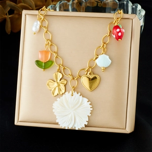 Collier En Acier Inoxydable Plaqué Or Avec Multiples Pendentifs Cœur Fraise Coquille Fleur Künstliche Perle Tulipe Bijoux