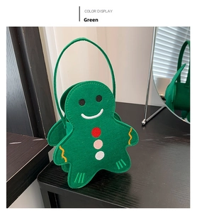Détail du sac en feutre bonhomme de pain d'épices vert avec boutons et motifs ondulés