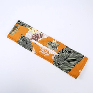 Détail d'un accessoire chignon magique tropical jaune avec fil de fer flexible