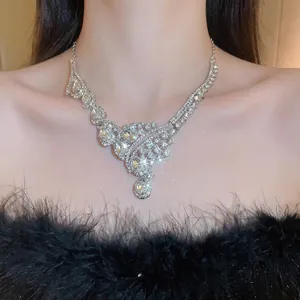 Sparkling silver waterdrop rhinestone necklace for elegant party and banquet styles