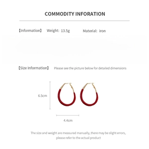 Detailed technical specifications for red oval iron hoop earrings measuring 6.5cm by 4.4cm