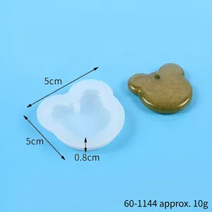 Detailed view of small bear silicone mold and resin craft with 5cm size dimensions