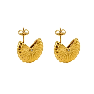 Boucles d'oreilles élégantes en éventail doré en acier titane avec cristal central
