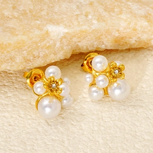 Artificial Pearl Cluster Flower Ear Studs 18K Gold Plated Stainless Steel Vintage French Style Elegant Jewelry For Women