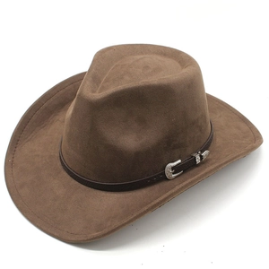 Dettaglio cappello cowboy scamosciato marrone scuro con cinturino e fibbia in argento