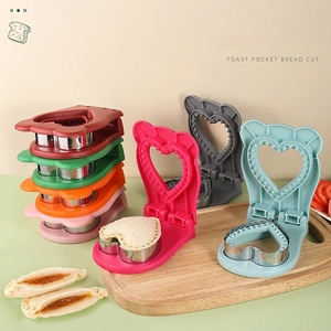 Heart Shaped Sandwich Cutter And Sealer Mold 430 Stainless Steel PP DIY Toast Pocket Bread Maker Breakfast Baking Tool