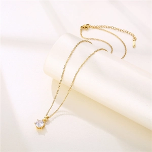 Classic 18K gold plated stainless steel necklace with round 6-prong zircon pendant