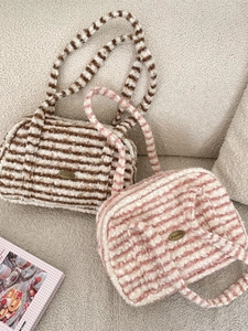 Sac À Épaule En Peluche Rayé À Main En Fausse Fourrure Avec Fermeture Éclair Automne Hiver Style Coréen Rétro Pour Femmes