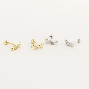 S925 sterling silver heart-shaped stud earrings set with sparkling diamonds and screw backs