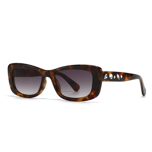 Fashionable square tortoise shell sunglasses for women with rhinestone details