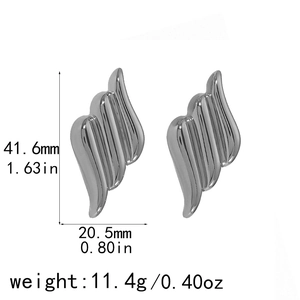 Detailed dimensions of silver wing-shaped earrings with 41.6mm height and 20.5mm width