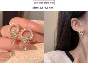 Detail of 2.6x1.3cm gold tassel earrings with pearl and zircon inlay for women