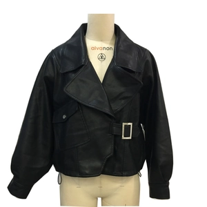 Veste motard noire en PU pour femme avec grand col et ceinture à boucle argentée