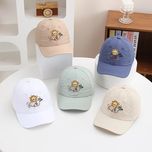 Kids quick-dry sun hats with cartoon lion embroidery and breathable mesh side panels