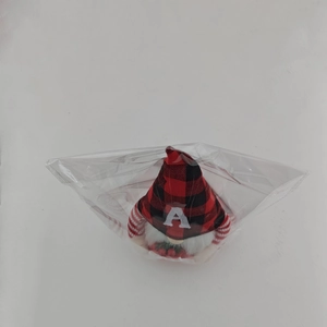 Peluche gnomo a scacchi rosso e nero di Natale con ricamo lettera A per decorazione.
