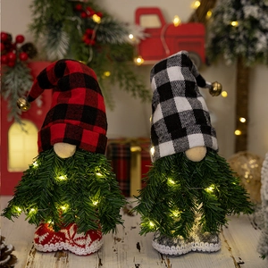 Bambola gnomo di Natale con barba di pino e luci a LED, bellissima decorazione festiva.