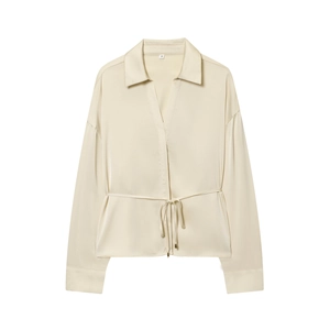 Chemise élégante en satin crème à manches longues avec col à revers et lien à la taille