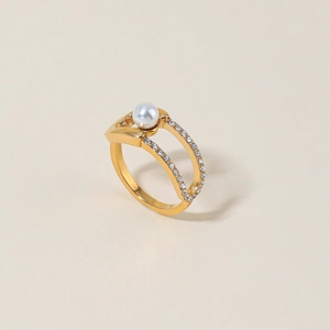 Bague double couche moderne plaquée or 18 carats avec perle blanche et cristaux