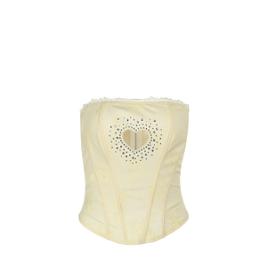 Haut corset crème ajusté avec découpe cœur en strass et bordure en dentelle fine