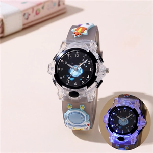 Montre À Quartz Analogique Pour Enfants Thème Espace Astronaute Fusée LED Lumineuse Bracelet En Silicone 3D Pour Garçons Filles