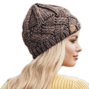 Brown retro diamond-pattern thick knit beanie featuring a leather patch on side