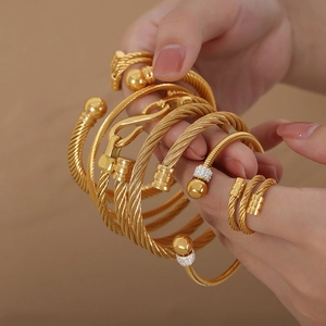 Elegant gold plated twisted cable jewelry set with sparkling crystals for women