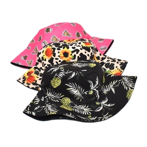 Drei Fischerhüte mit Pizza-, Leoparden-Sonnenblumen- und tropischen Ananas-Prints für Outdoor