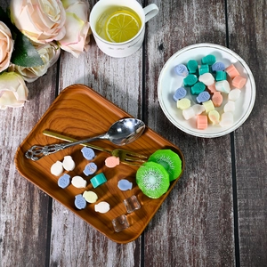 Molde de silicona con forma de mini pez para chocolate y caramelos en cinco colores