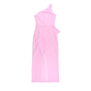 Detail of elegant pink one-shoulder dress featuring a high side slit and slim fit design